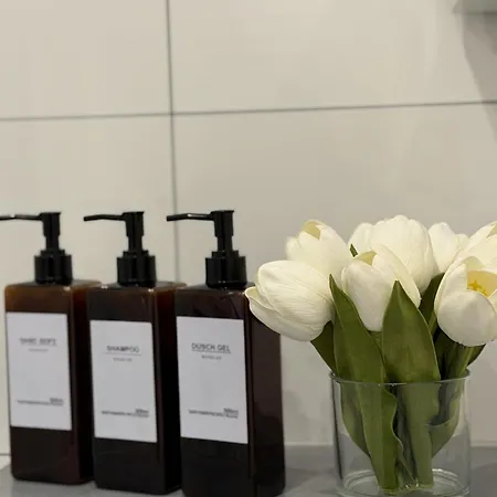 Helle 2-zimmer-wohnung Mit Modernem Design Апартаменты